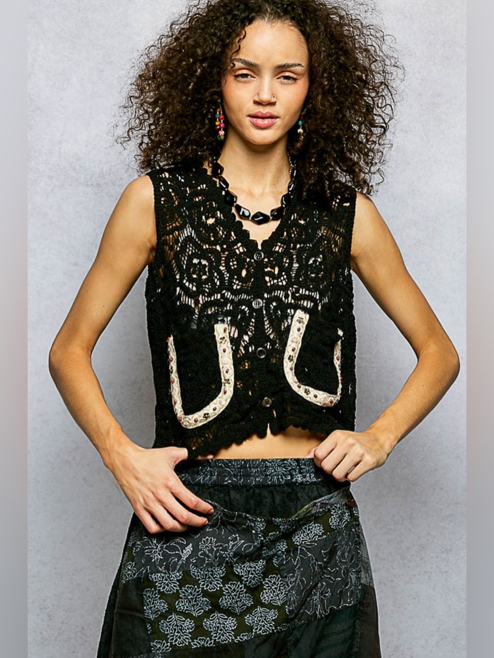 POL Button Down Cropped Crochet Vest with Scalloped Edge🆕